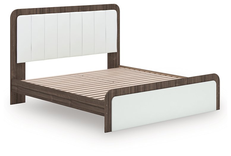 Kendanport Upholstered Bed